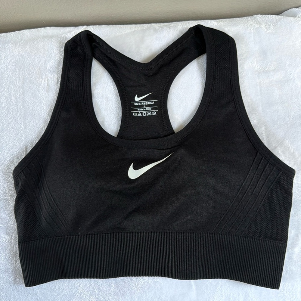 Nike Sports Bra; Padded; Black; Size L